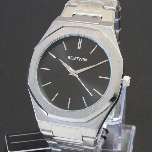 Men's Sports Watch Integrated Bracelet Silver Tone Black Dial 41.5mm - Picture 1 of 13